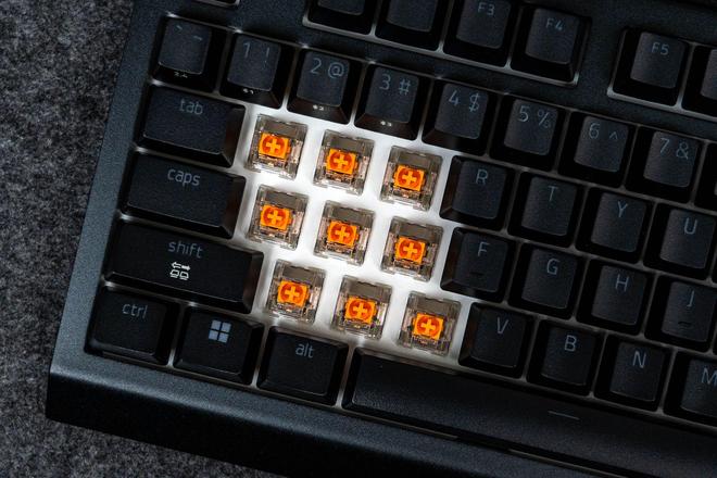 ”雷蛇黑寡妇蜘蛛V4竞技极速版体验开元棋牌网站通往“客制化”的“捷径(图24) ”雷蛇黑寡妇蜘蛛V4竞技极速版体验开元棋牌网站通往“客制化”的“捷径(图24)